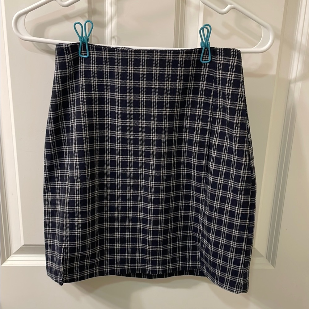 Brandy Melville Plaid Black and Tan Women's Skirt Size small EUC